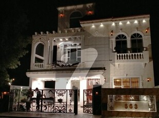 10 marla beautiful house for sale in Quaid block Bahria town Lahore Bahria Town Quaid Block