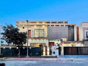17 Marla Modern House For Sale In Bahria Town Lahore