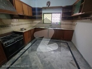 3 beds upper portion available for rent in G10 G-10