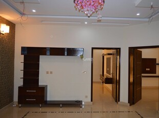 2,800 Square Feet Apartment for Rent in Karachi Clifton Block-4