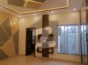 House Sized 5 Marla Is Available For sale In Khayaban-e-Amin Khayaban-e-Amin