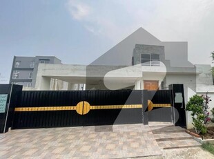 OWNER BUILT SINGLE STORY HOUSE FOR SALE LDA Avenue