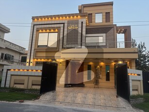 WAPDA TOWN CORNER 10.4 MARLA MODREN STYLE BRAND NEW HOUSE IS AVAILABLE FOR SALE Wapda Town Phase 1 Block J3