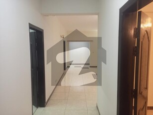 10 MARLA 3 BEDROOMS APARTMENT AVAILABLE FOR SALE Askari 11