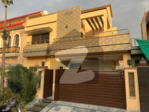 Affordable Low Budget 10 Marla Slightly use house FOR Sale in A Block Central Park Housing Scheme