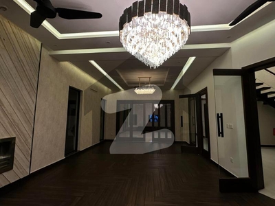 01 Kanal Modern Straight Line House In Phase 7 For Sale DHA Phase 7