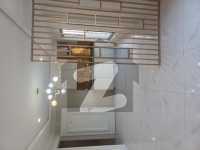 1 bed brand new luxury non furnished flat available in bahria town lahore Bahria Town Sector C