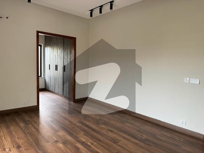 1 KANAL FULL LEVISH HOUSE AVAILABLE FOR RENT IN DHA PHASE 3 DHA Phase 3