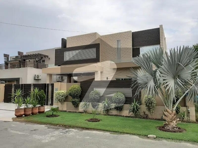 1 Kanal Lower Portion Modern Design Available For Rent In DHA Phase 6 DHA Phase 6