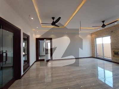 1 Kanal Modern Design Upper Portion Available For Rent In DHA Phase 7 DHA Phase 7