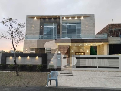 1 Kanal Modern house for Rent Hot location Reasonable in Market DHA Phase 5 Block L