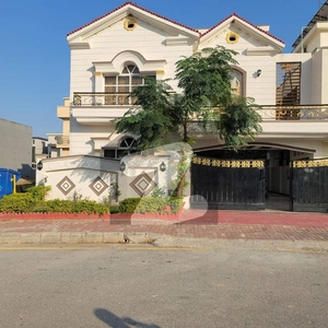 10 Marla Beautiful Double Unit House Available For Sale Bahria Town Phase 8