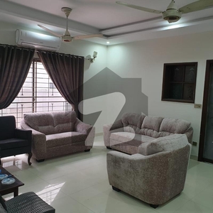 10 MARLA BEAUTIFUL FURNISHED HOUSE FOR RENT PHASE 4 DHA Phase 5
