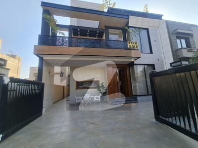 10 Marla Hot Location House For Sale In Rafi Block Bahria Town Lahore Bahria Town Rafi Block