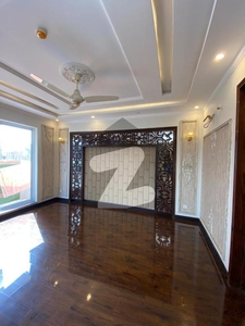 10 MARLA FULLY FURNISHED HOUSE FOR SALE IN DHA PHASE 8 EX AIR AVENUE DHA Phase 8 Ex Air Avenue