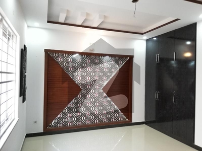 10 MARLA LIKE A BRAND NEW LUXARY FULL HOUSE FOR RENT IN OVERSEAS B BLOCK BAHRIA TOWN LAHORE Bahria Town Overseas B