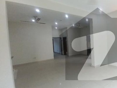10 Marla Like New Home Available For Sale In.Bahria Town Lahore Bahria Town Overseas B