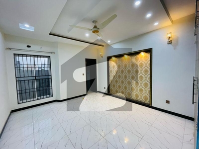 10 MARLA LIKE NEW HOUSE AVAILEBAL FOR RENT IN BAHRIA TOWN LAHORE Bahria Town Gulbahar Block