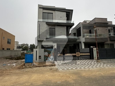 10 Marla Modern Design House For Sale In Lake City Lahore M-2A Lake City Sector M-2A
