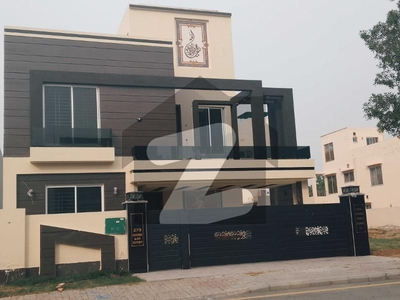 10 Marla Upper portion Available For Rent Bahria Town Lahore Bahria Town Overseas B