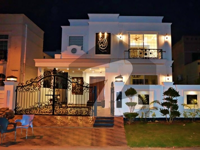 17 Marla Owner Build Modern Design House For Sale DHA Phase 8