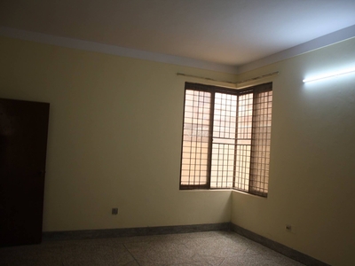 2,000 Square Feet Apartment for Sale in Karachi Clifton Block-2