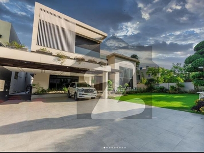 25 MARLA BRAND NEW ULTRA MODERN VILLA FOR SALE NEAR TO PARK DHA Phase 1