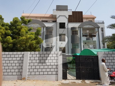 3bed/D/D VIP Block 7, Ground Floor With Extra Land Boundary Wall Project No Water Problem No Load Shading Gulshan-e-Iqbal Block 7