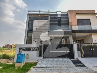 5 marla beautifull modern house available for sale in dha phase 6 hot location DHA Phase 6