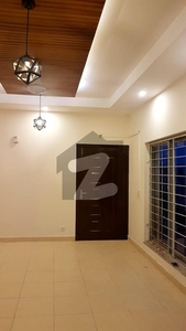 5 MARLA G5 OVERSEAS ENCLAVE FACING PARK FLAT AT 2ND FLOOR IS FOR SALE Bahria Orchard Phase 4 Block G5