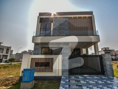 5 MARLA ULTRA MODERN SOLID CONSTRUCTION HOUSE AVAILABLE FOR RENT DHA 9 Town