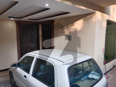 5 MARLA USED HOUSE WITH GASS WITH ALL FACILITIES... Bahria Town Phase 8 Rafi Block