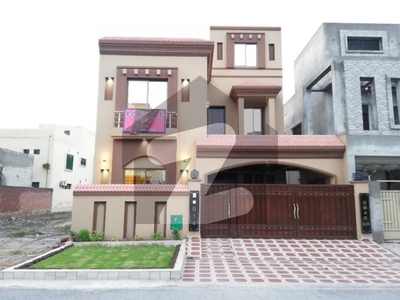 8 MARLA BEAUTIFUL HOUSE FOR SALE IN UMAR BLOCK BAHRIA TOWN LAHORE Bahria Town Umar Block