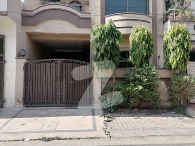 A Palatial Residence For sale In Johar Town Phase 2 Lahore 5Marla house for sale near emporium mall and expo center Johar Town Phase 2