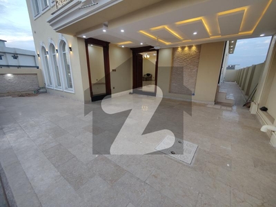 Beautiful 10 Marla House For Rent Bahria Town Phase 8
