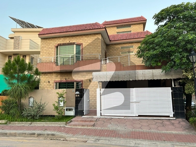 Beautiful Corner 5 Bedroom Double Unit House Prime Location Near Park Bahria Town Phase 2