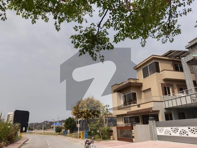 Double Unit Beautiful House For Rent Bahria Town Phase 8