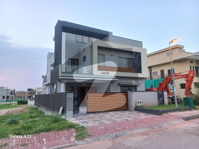 Brand New 10 Marla House For Sale Located In Bahria Phase 8 E-Block within Very Reasonable Price Bahria Town Phase 8 Block E