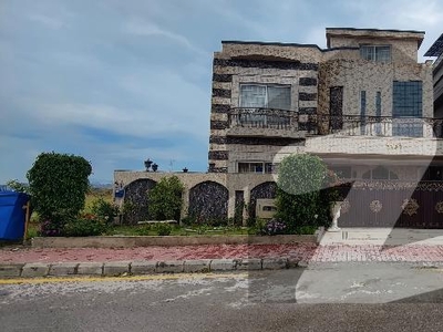 Brand New Desinor House Full Furnished Available For Rent Bahria Town Phase 8 Block E