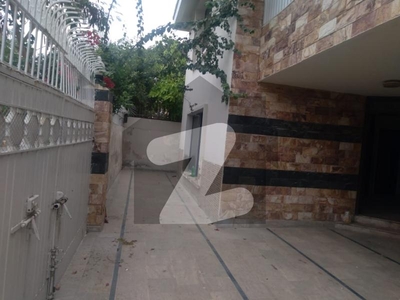 CHANCE DEAL 500 SQ YARD BUNGALOW AVAILABLE FOR SALE DHA Phase 7
