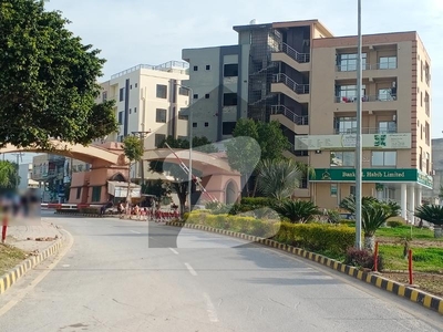 Corner Flat Available For Sale Jinnah Gardens Phase 1