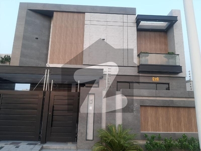 Dha Phase 4 Kanal Full House Facing Park Fully Furnished Slightly Use For Rent DHA Phase 4