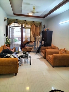 Double Storey 400 Square Yards House Available In Gulshan-e-Iqbal - Block 5 For sale Gulshan-e-Iqbal Block 5