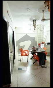 FLAT FOR SALE 3 BED DD WITH ROOF Gulshan-e-Iqbal Town