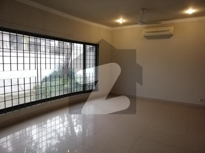 House On Extremely Prime Location Available For Rent In Islamabad F-7