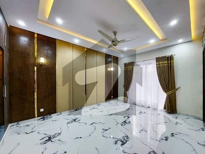 Luxurious 10 Marla Modern House For Rent in Bahria Town Lahore Bahria Town Sector C