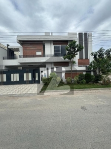 NEAR PARK HOT LOCATION 10 MARLA Double Storey HOUSE FOR SALE IN A BLOCK Model Town Block A