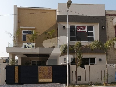 On Excellent Location 7 Marla House Available For Sale In Bahria Town Phase 8 - Abu Bakar Block Bahria Town Phase 8 Abu Bakar Block