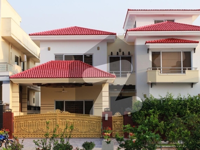 One Kanal Luxurious Prime Location House DHA Defence Phase 2