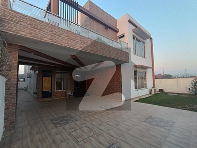 Out Of Market 1 Kanal House Available For Rent In DHA Phase 3 Block-Y Lahore. DHA Phase 3 Block Y